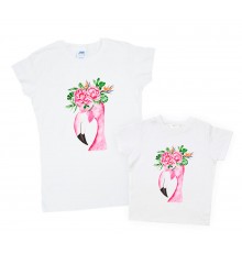 Одинаковые футболки для мамы и дочки с фламинго в венках