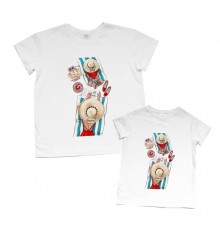 На пляже - комплект футболок для мамы и дочки