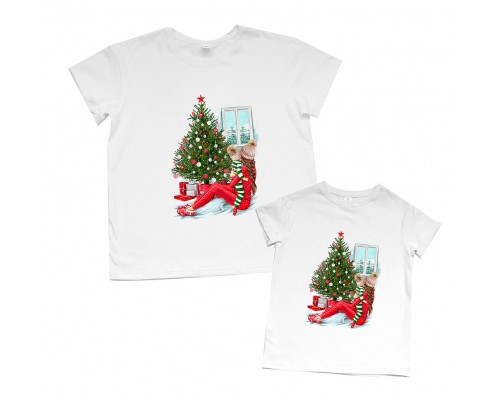 Мама з донькою біля ялинки - комплект новорічних футболок для мами та доньки купити в інтернет магазині